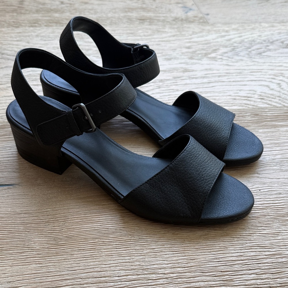 Eileen Fisher Black Leather Sandals